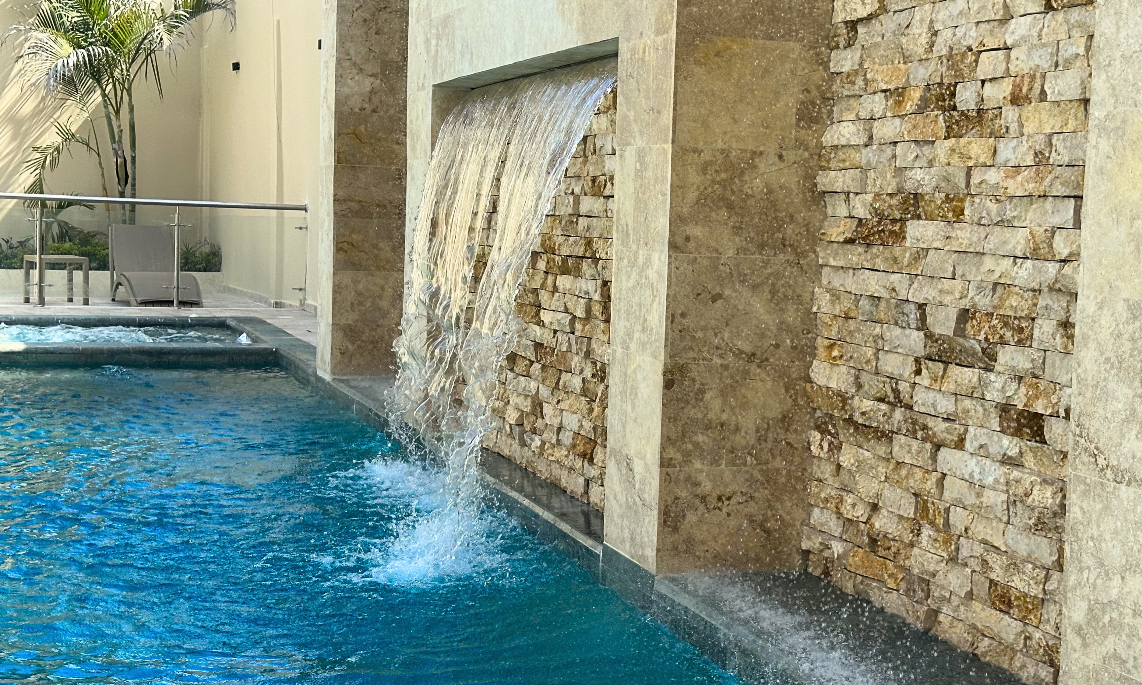 Piscina de Covemar Hotel